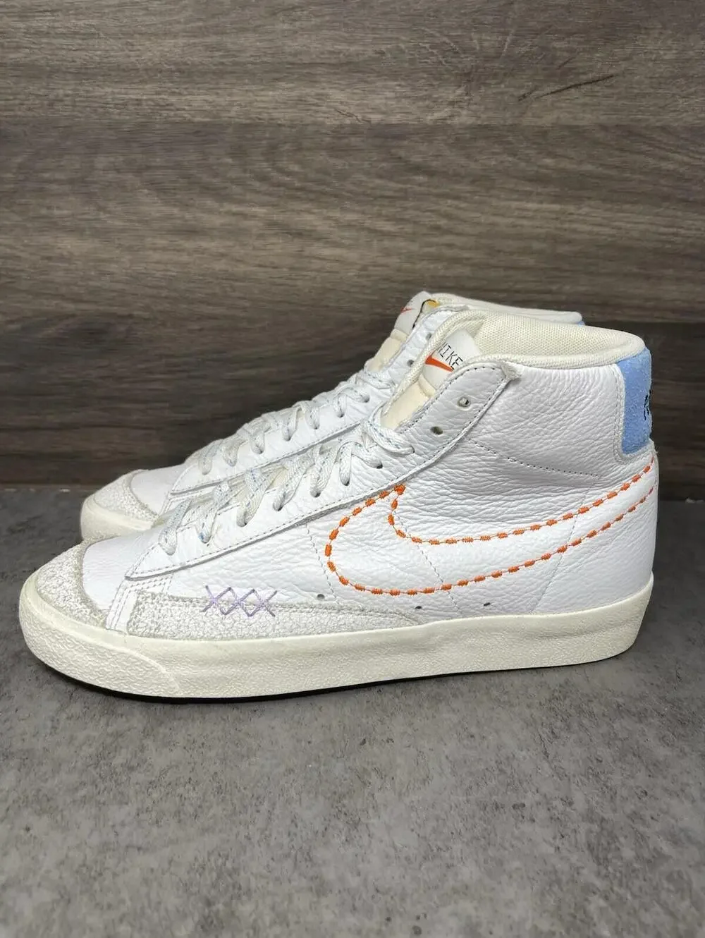 Nike Blazer Mid 77 Sneakers Womens Size 10 White Nike 101 Stitch DX2350-100